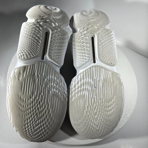 Under Armour Flow Breakthru 4 Womens Size 9 Basketball Shoes Black Gold Sneakers - Picture 8 of 11